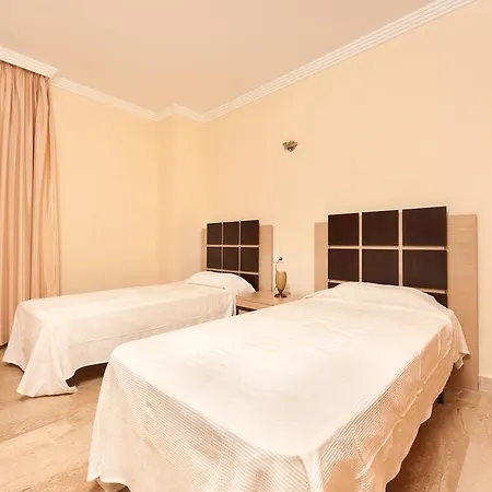 Las Nayades Beach Apartment