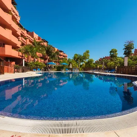 Las Nayades Beach * Estepona