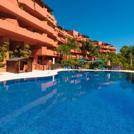 Las Nayades Beach Apartment Estepona