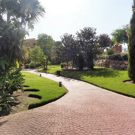 Las Nayades Beach Apartment Estepona