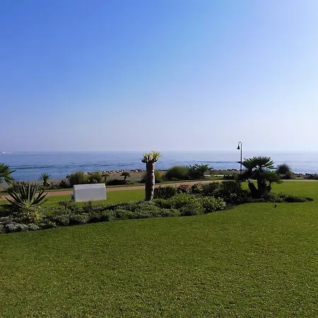 Las Nayades Beach Apartment *