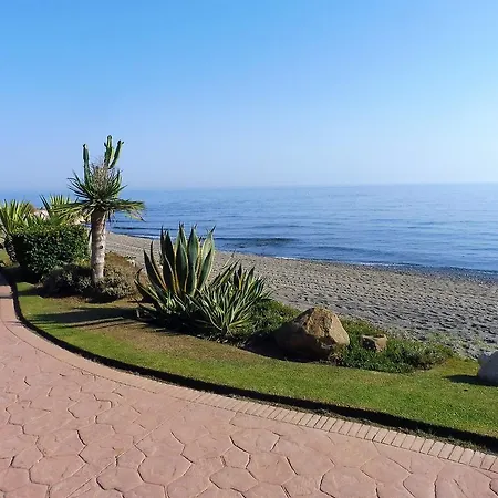 Las Nayades Beach Apartment Estepona